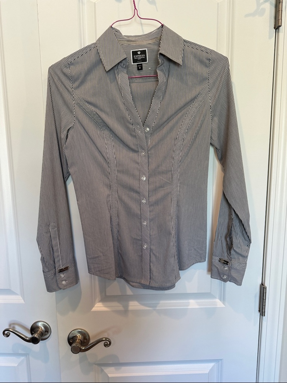 Express women’s Black & White Pinstripe Button-Front Dress Shirt